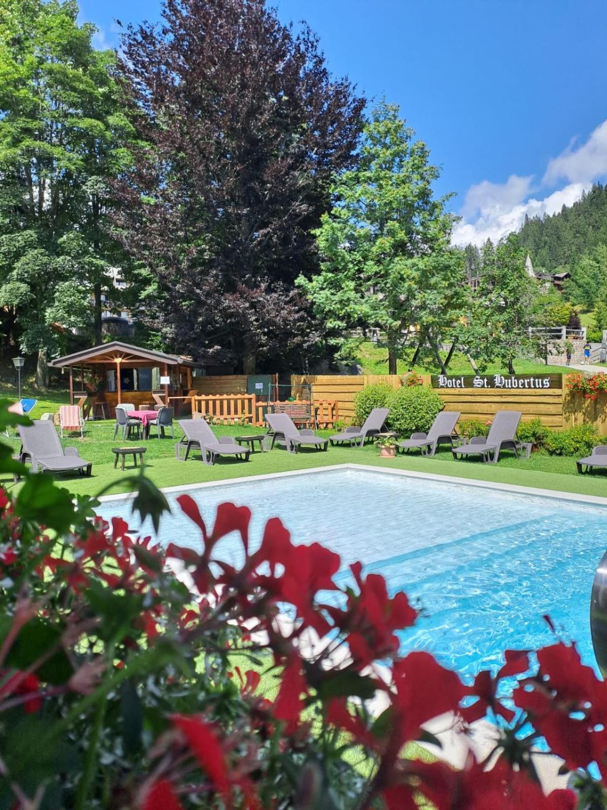 Hotel Garni St. Hubertus Madonna Zewnętrze zdjęcie
